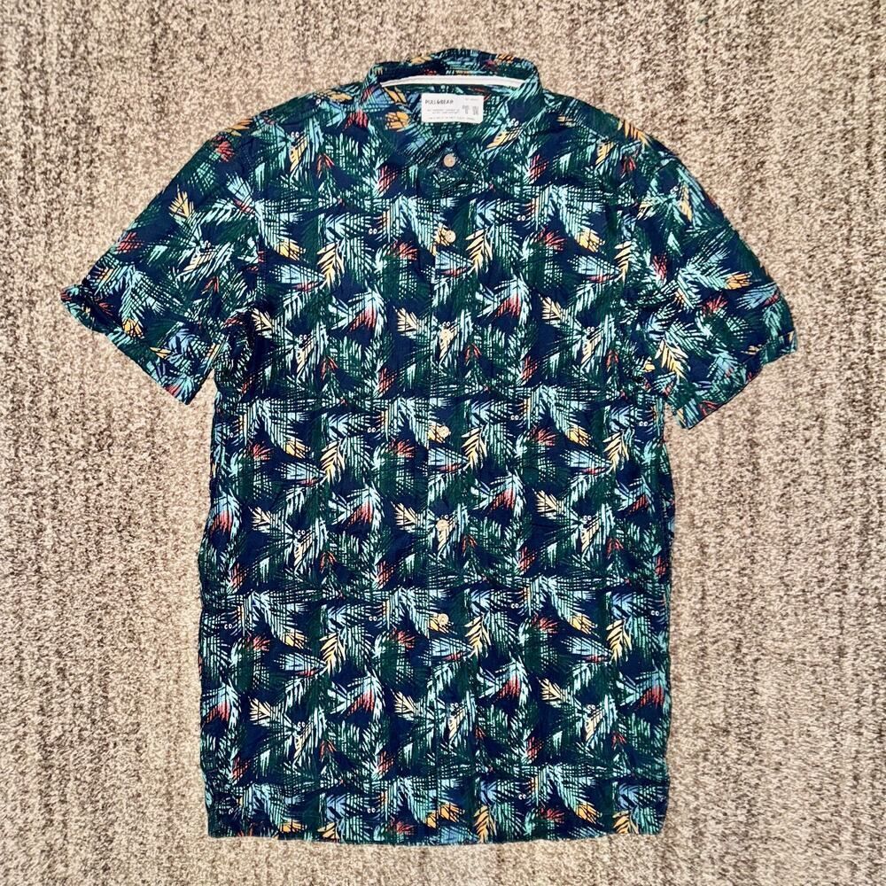 Pull & Bear Men's Floral Resort Button Down Camp Shirt in Blue